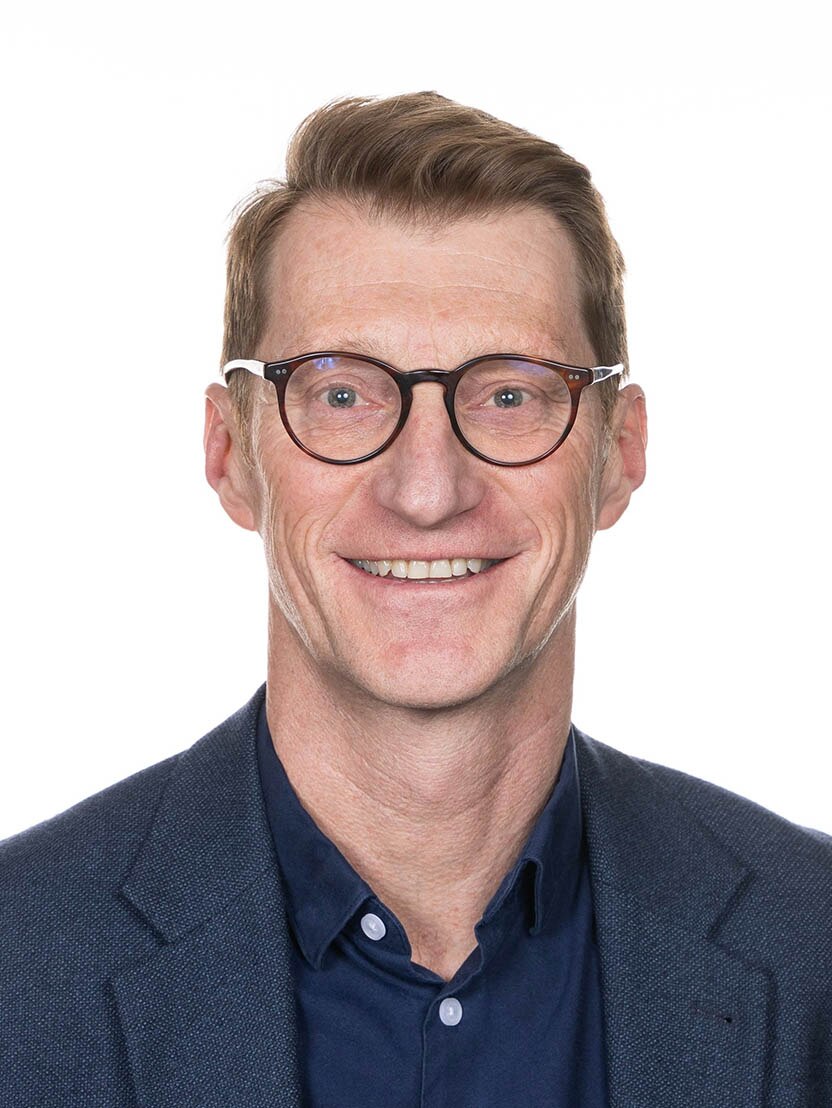 Headshot of Dr Andrew Steer