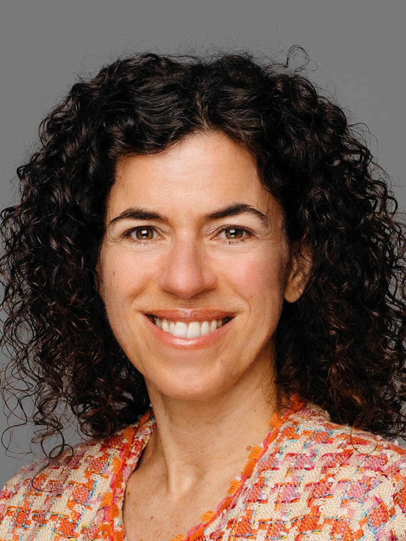 Headshot of Rosa Villalobos