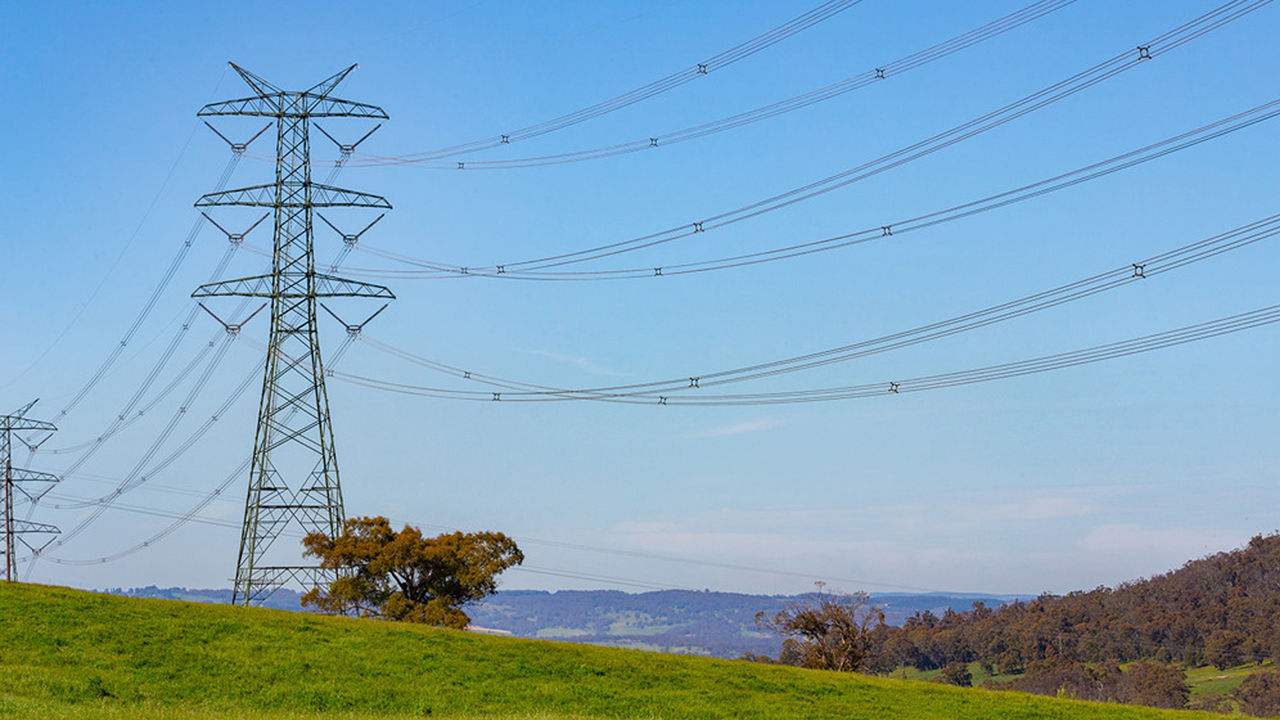 365 kilometres of 500-kilovolt (kV) transmission lines in Australia