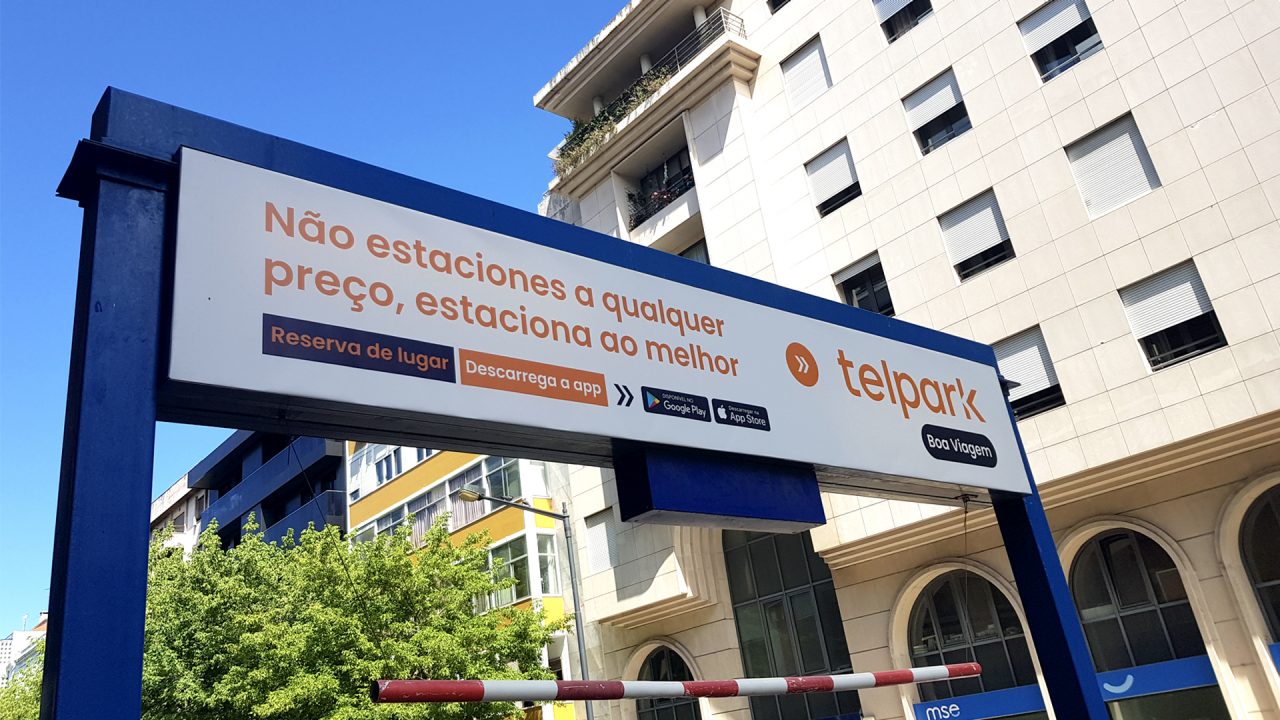 Telpark street signage in Spain