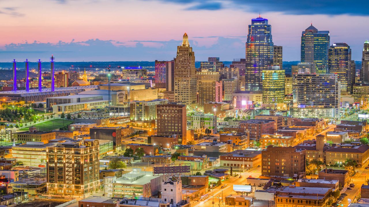 Skyline view of Kansas City at night