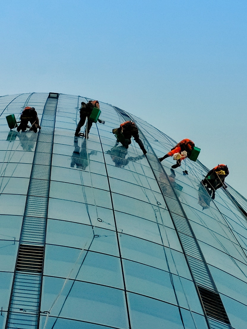 One Blackfriars window cleaners